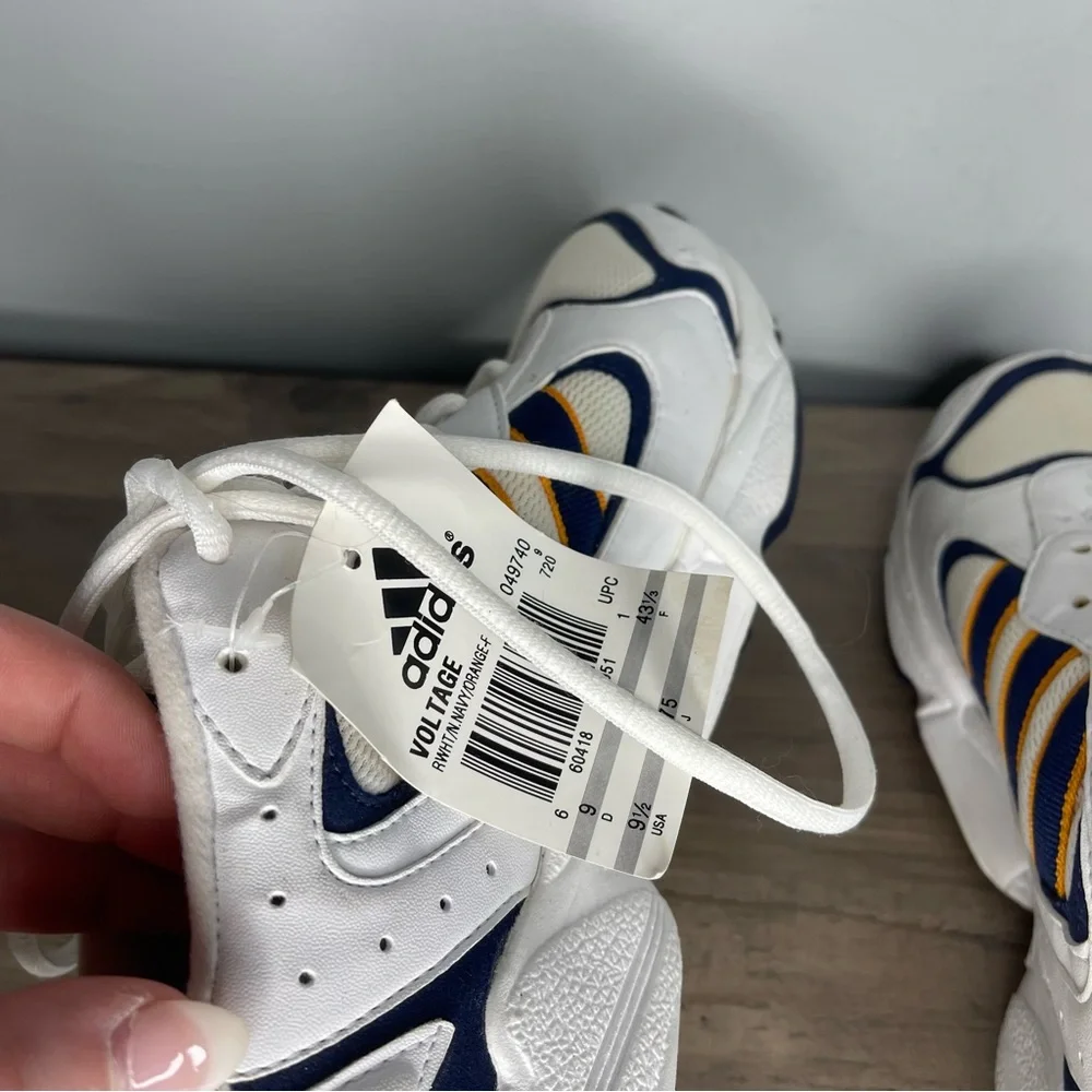 Men’s‎ vintage adidas sneakers size 9.5